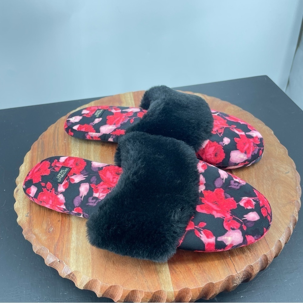 Victoria Secret Black Faux Fur Slippers House Shoes Red Roses‎ Size M 7-8